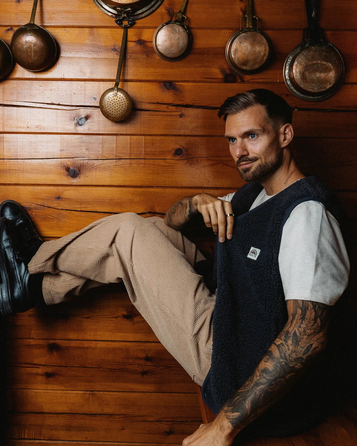 Gilet Polaire Sans Manches Carbone KULTE, porté