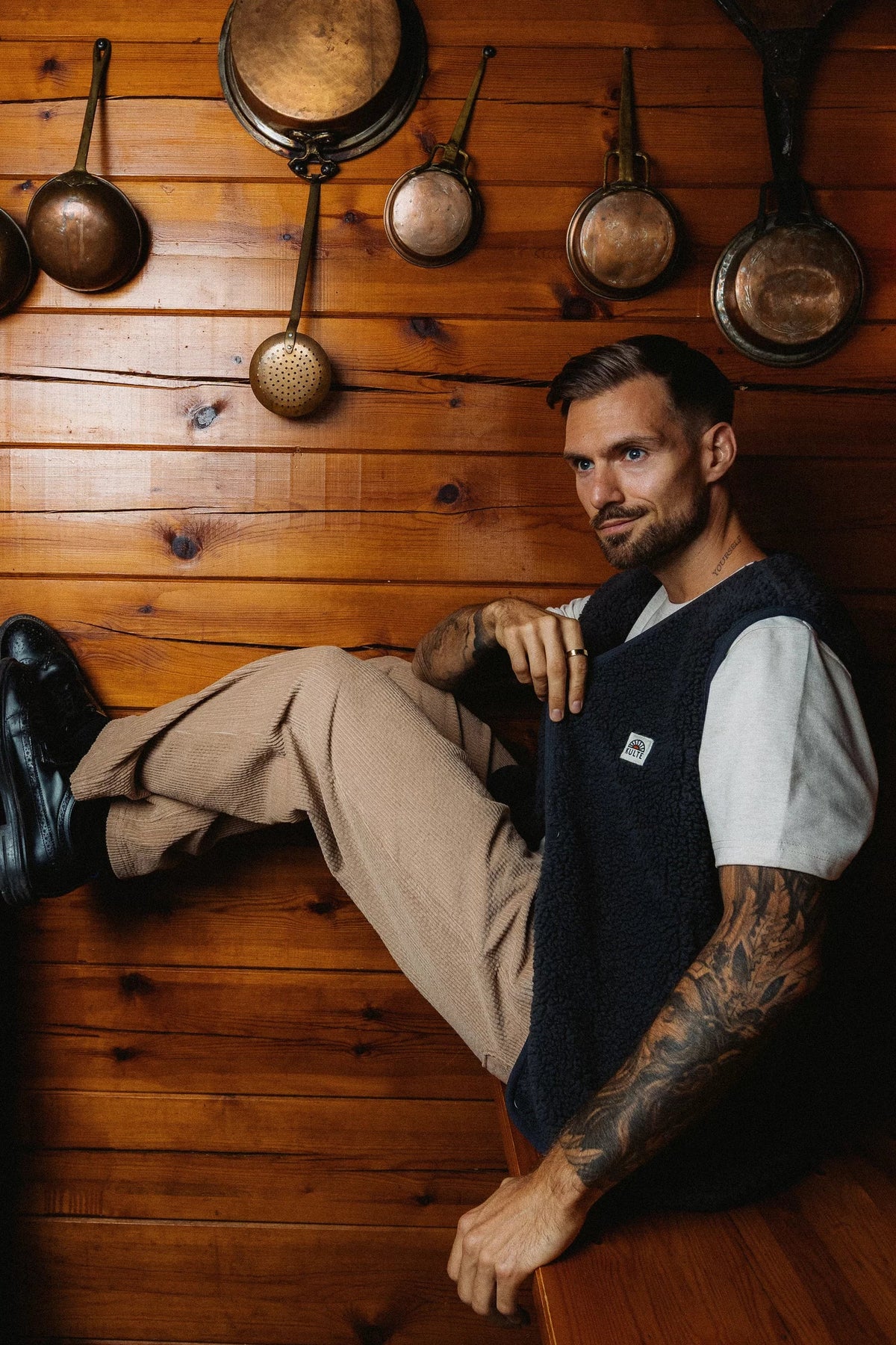 Gilet Polaire Sans Manches Carbone KULTE, porté