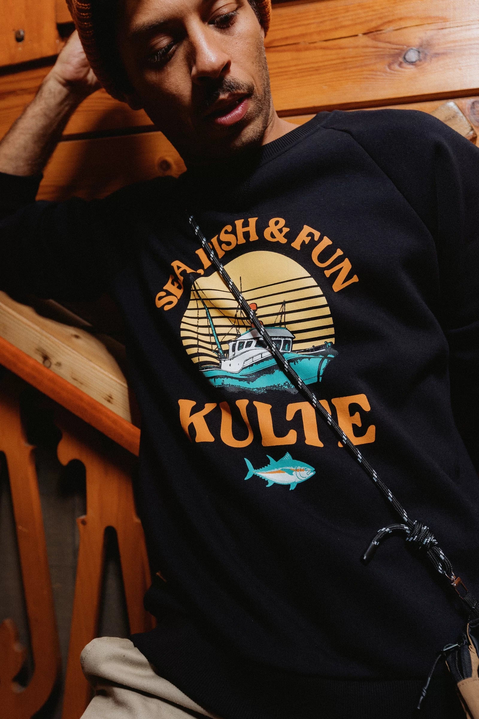 Sweat Chalutier Noir KULTE, porté