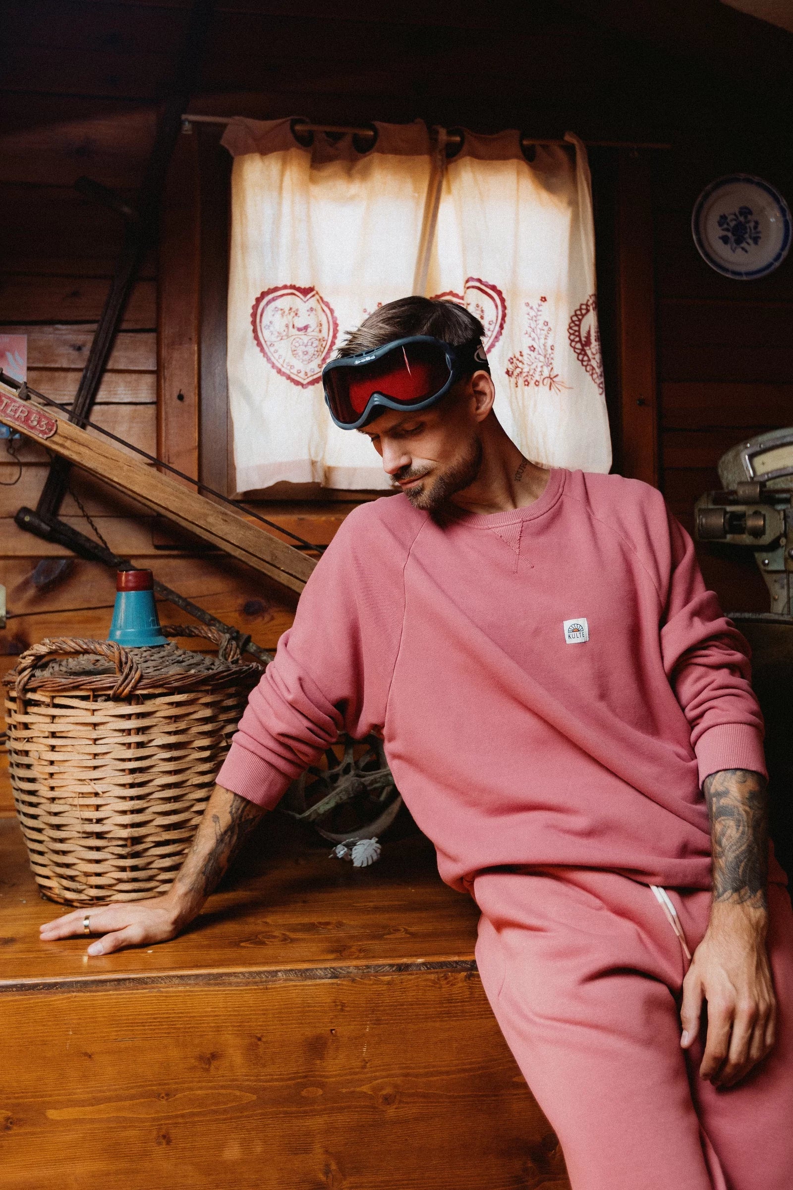 Sweat Oversize Picto Brick Dusty KULTE, porté