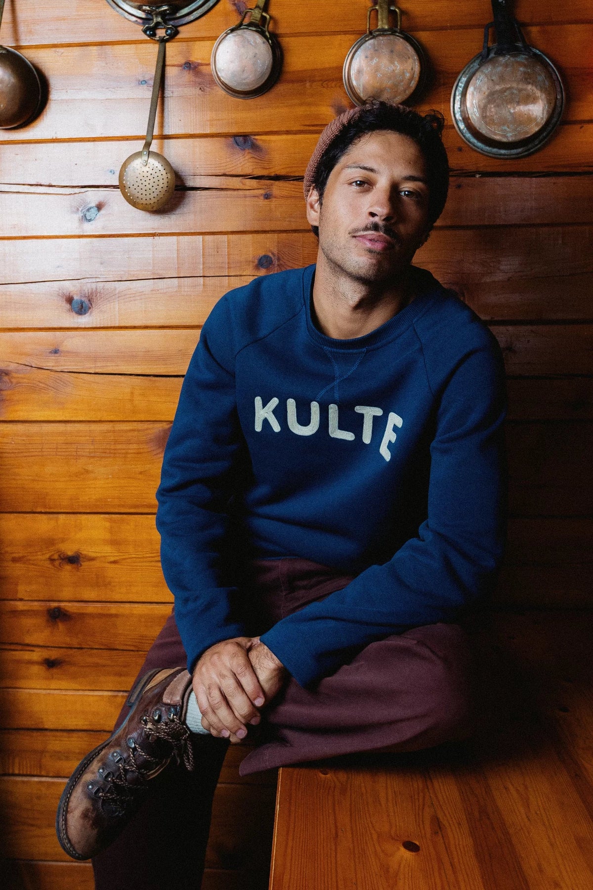 Sweat Rounded Bleu Marine KULTE, porté