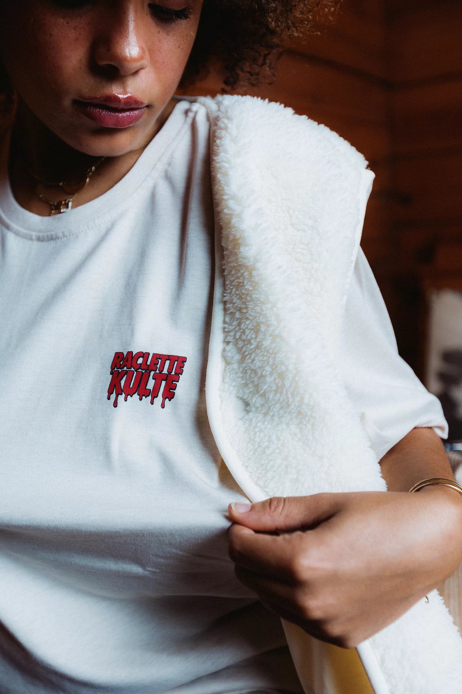 T-shirt Raclette off white KULTE, détail