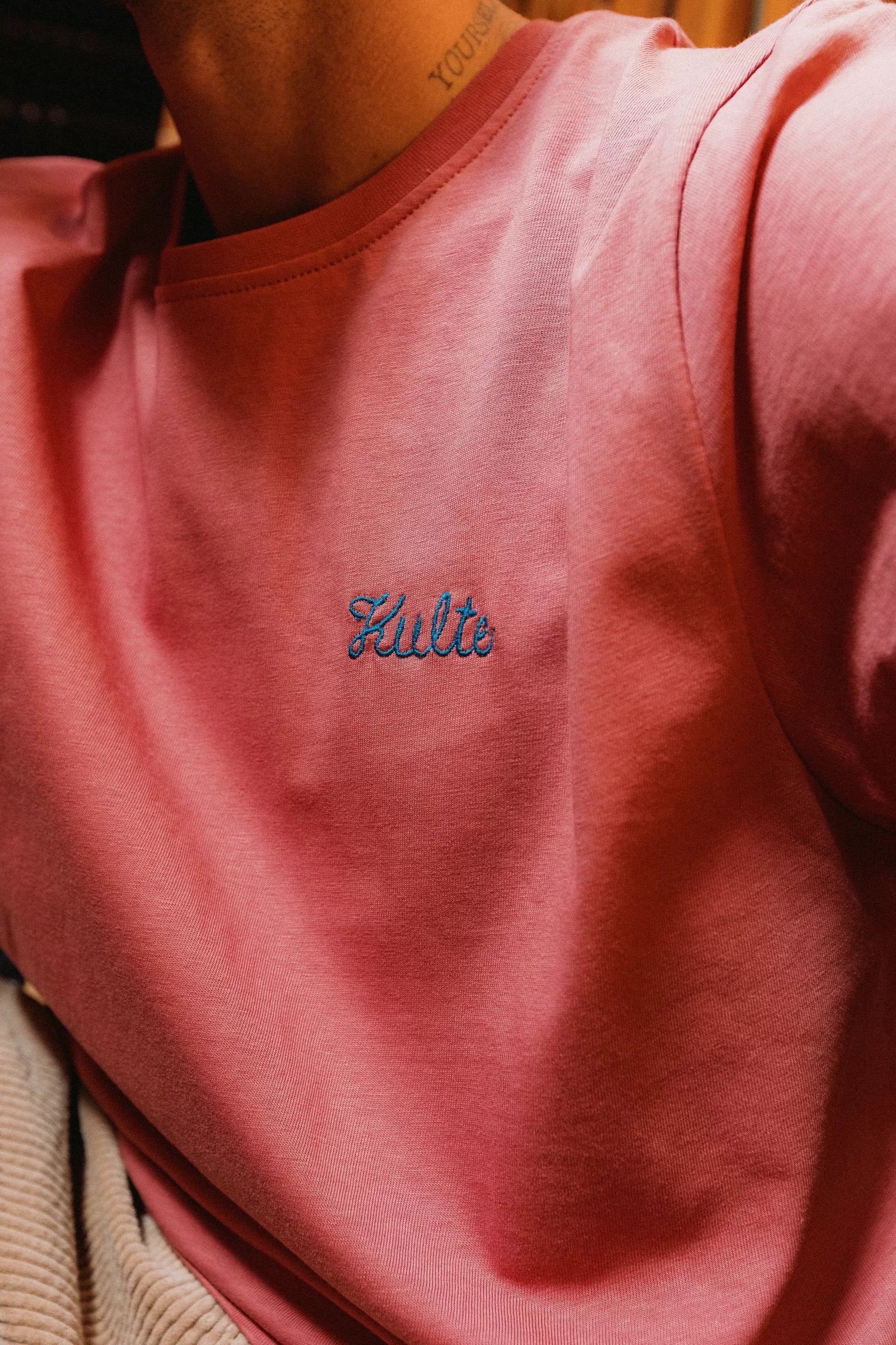 T-shirt Script Rose KULTE, détail